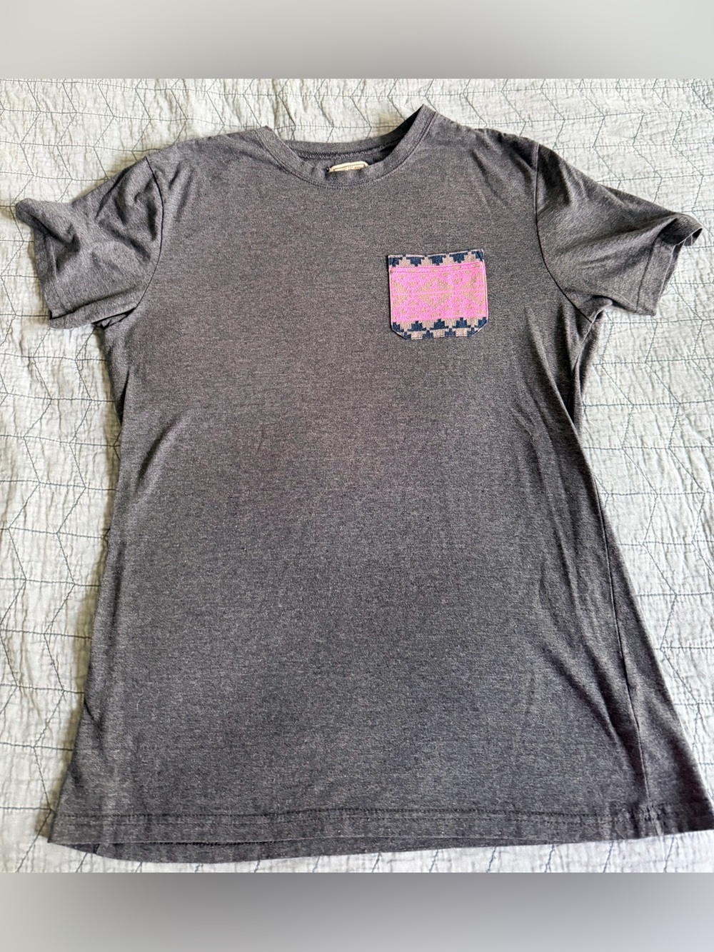 Beautiful Giant Garments Women’s Gray Crew Neck Short Sleeve Pocket T-Shirt L